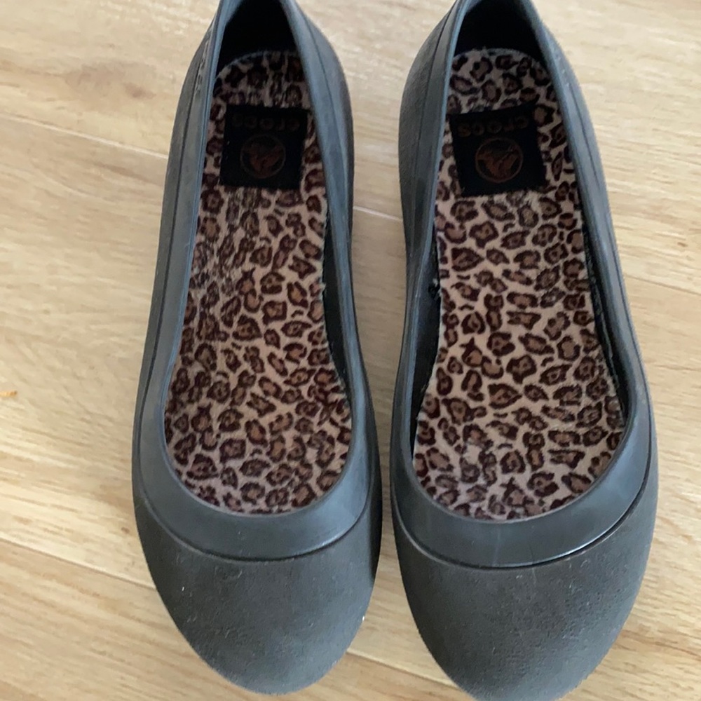 Crocs for woman, extremely comfy and casual